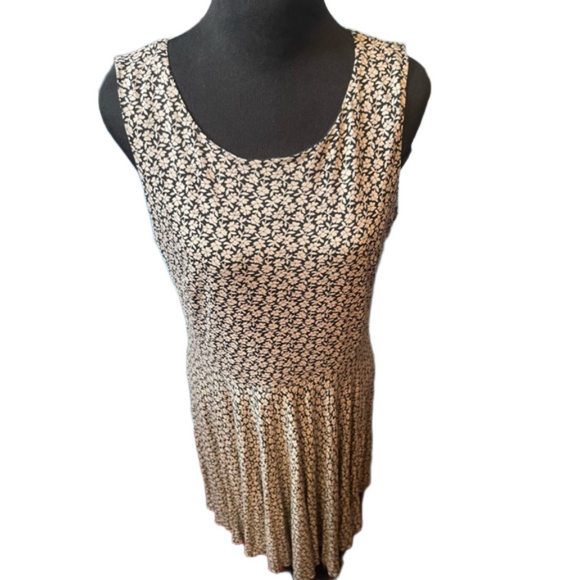LOFT Dresses & Skirts - Ann Taylor Loft Floral Dress - Size Large - Great Preloved Condition